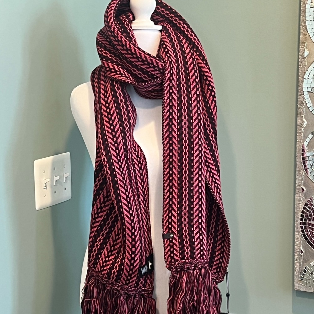 NWT Mackage Mona Woven Bright Pink Scarf - Picture 8 of 8